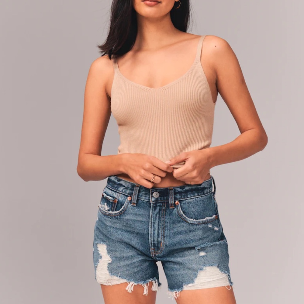 Abercrombie mid rise boyfriend short